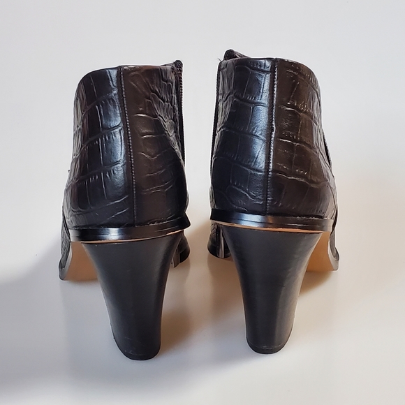 Vince Camuto Jorgetta Croc Embossed Booties Size 9M. - Picture 7 of 7